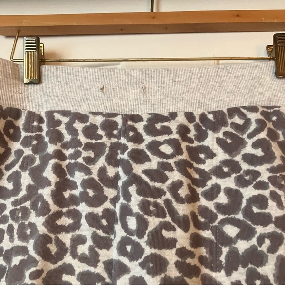 T by Talbots French Terry Jogger Pants Abstract Cheetah Print Size Medium - Picture 8 of 12